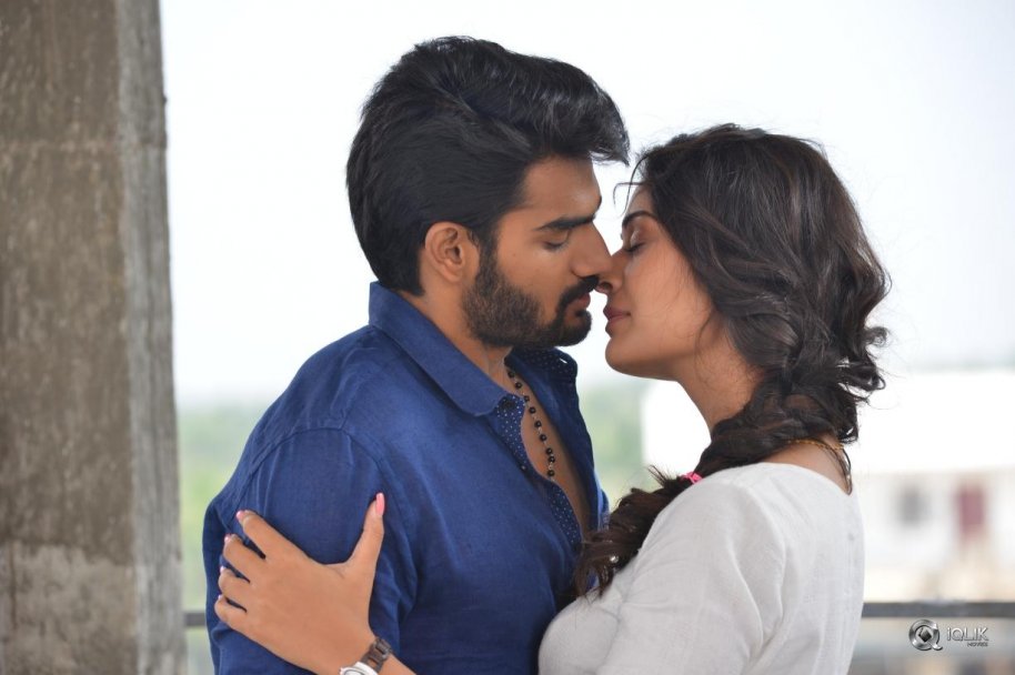 RX-100-Movie-Liplock-Stills